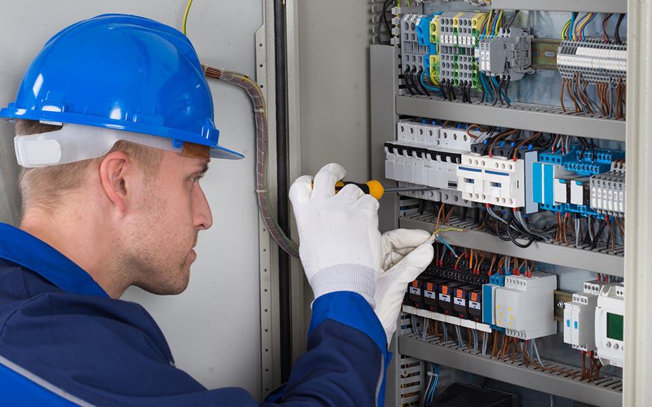 activité électricien Limours